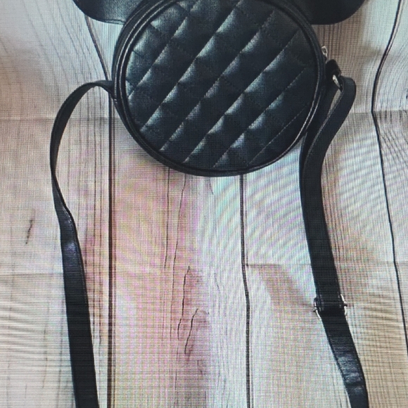 Minnie Mouse Quilted Crossbody Bag - Picture 3 of 6